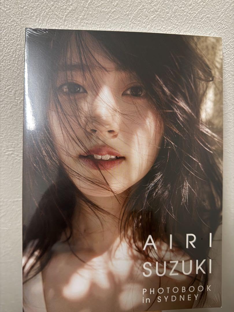 Amazon.co.jp: 鈴木愛理 フォトブック : おもちゃ